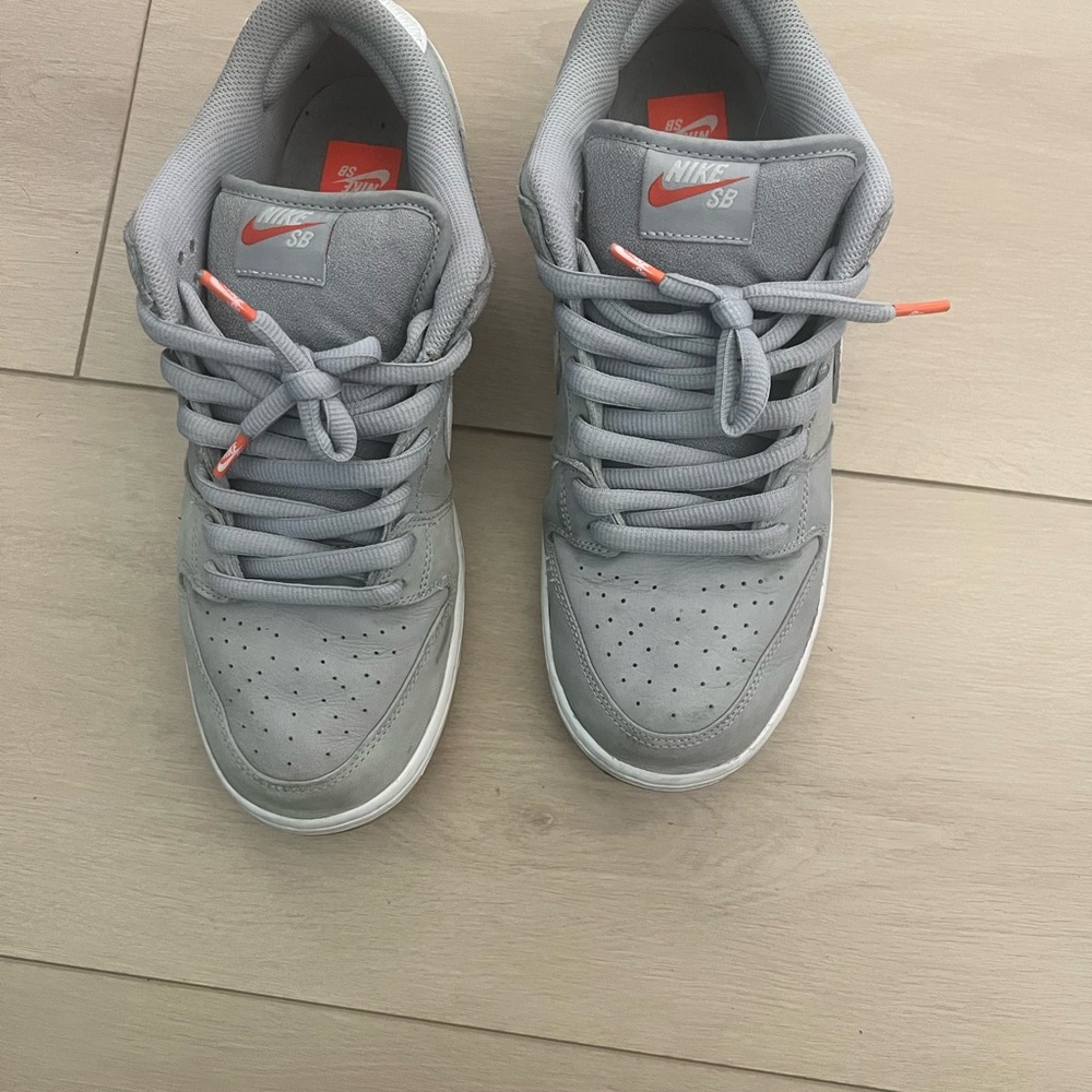 Nike SB Light Gray and Orange Sneakers